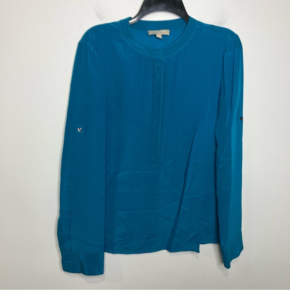 Banana Republic 100% silk blouse blue women’s size small roll tab sleeves dressy